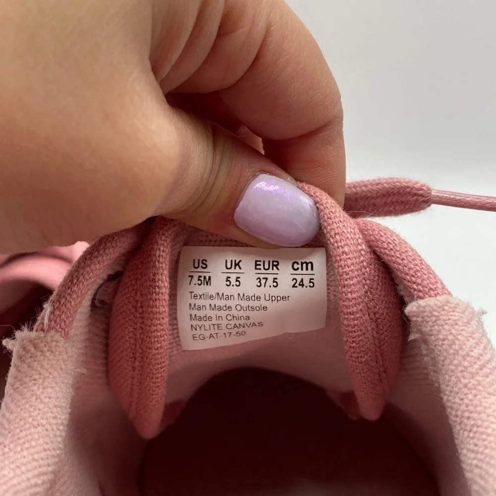 TRETORN NYLITE CANVAS SNEAKERS IN BLUSH PINK WOMEN’S SZ 7.5M